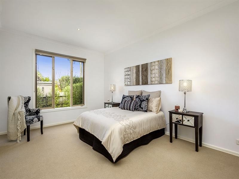 2/13 Lilac Court, Blackburn North VIC 3130