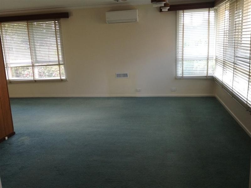 57 Furneaux Grove, Bulleen VIC 3105