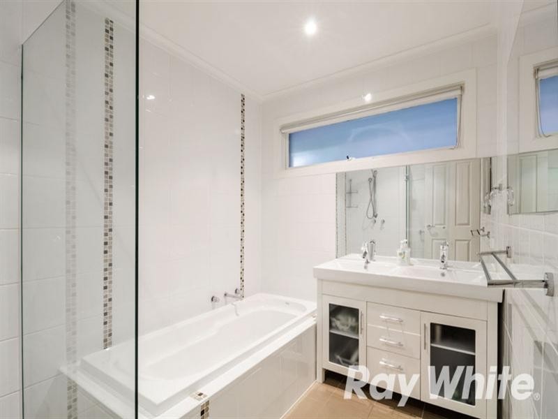18 Fankhauser Drive, Vermont South VIC 3133