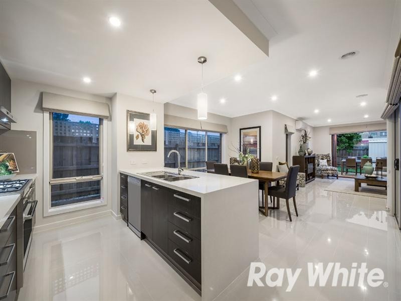 3 Kingsley Crescent, Mont Albert VIC 3127