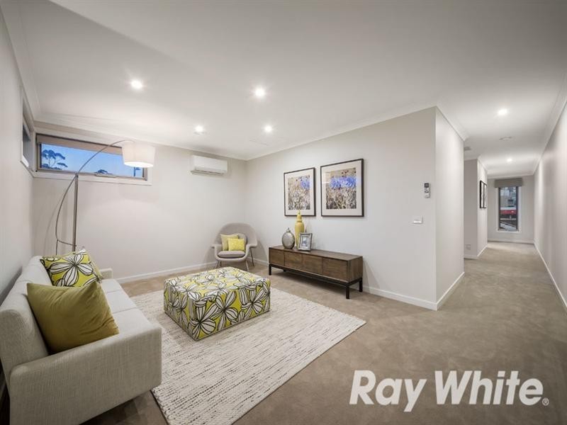 3 Kingsley Crescent, Mont Albert VIC 3127