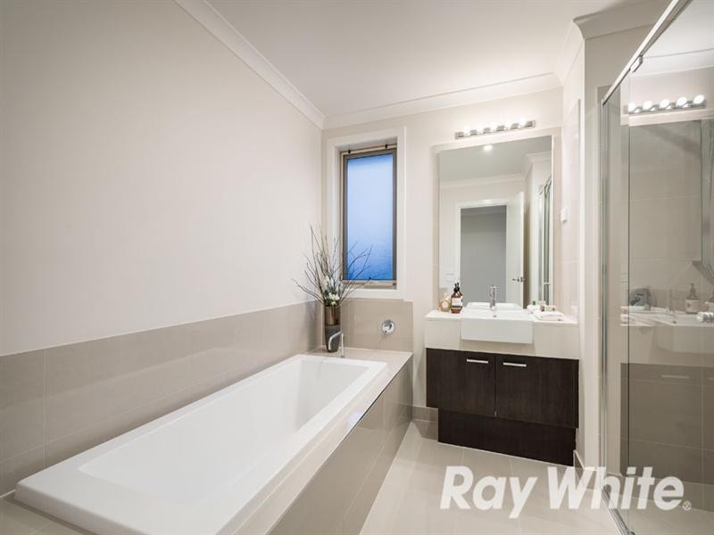 3 Kingsley Crescent, Mont Albert VIC 3127