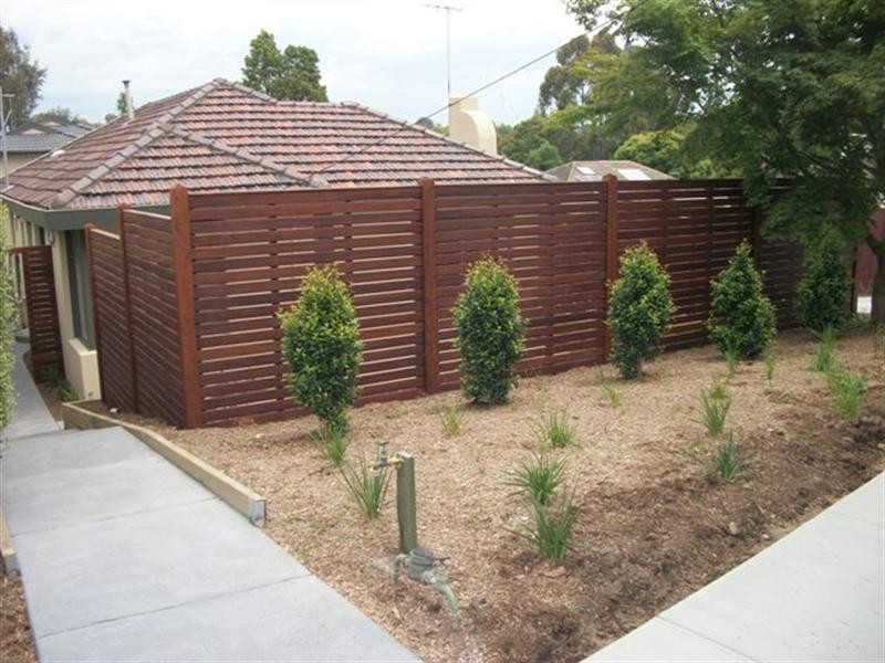 1/2 Kneale Drive, Box Hill North VIC 3129