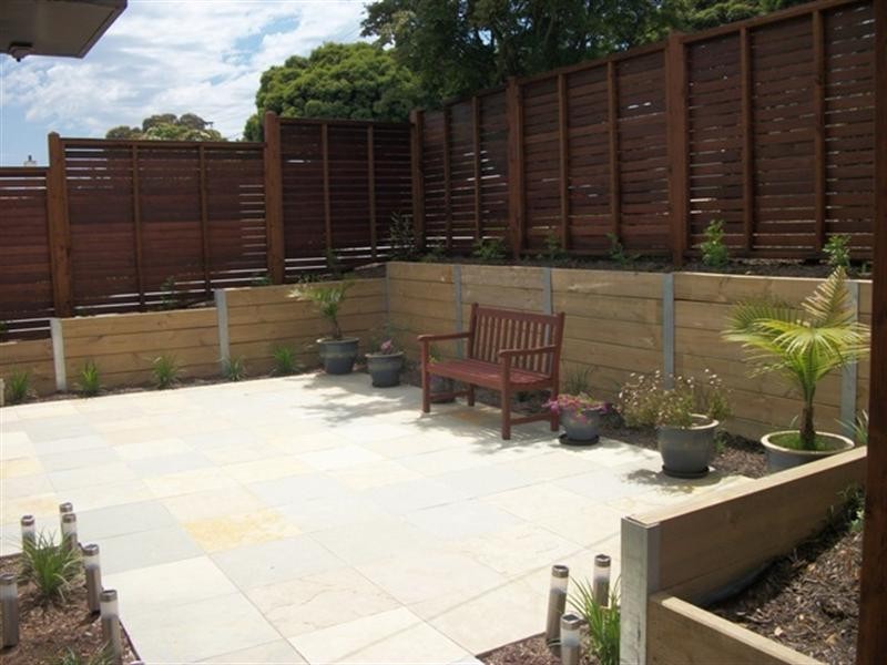 1/2 Kneale Drive, Box Hill North VIC 3129