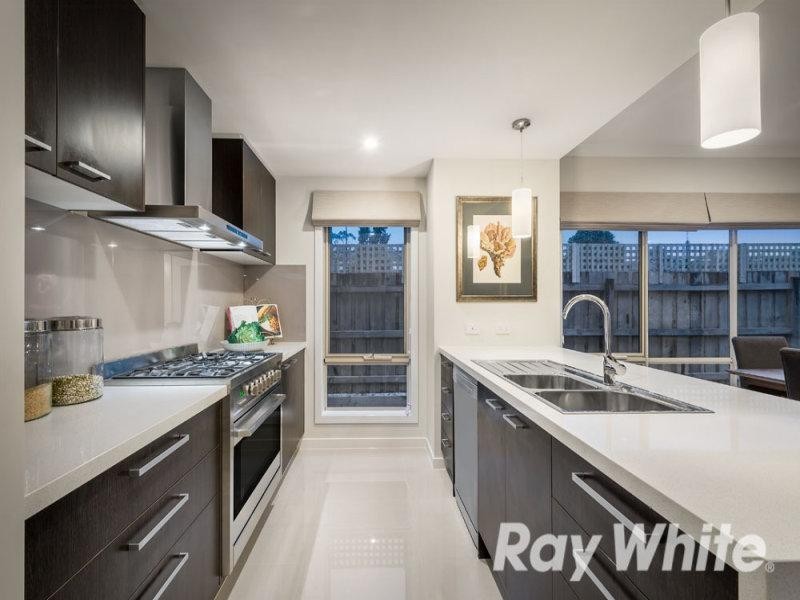 3 Kingsley Crescent, Mont Albert VIC 3127