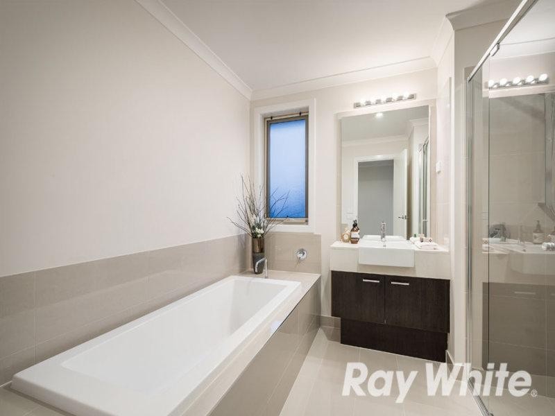 3 Kingsley Crescent, Mont Albert VIC 3127