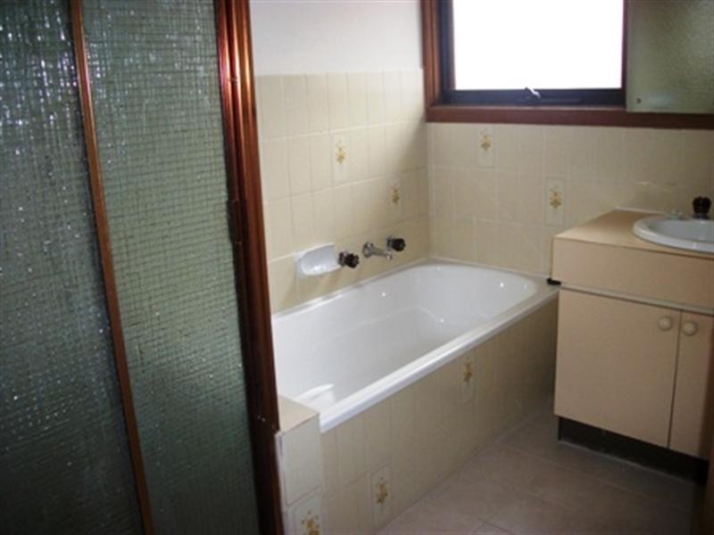 8/11-15 Redhill Avenue, Burwood East VIC 3151