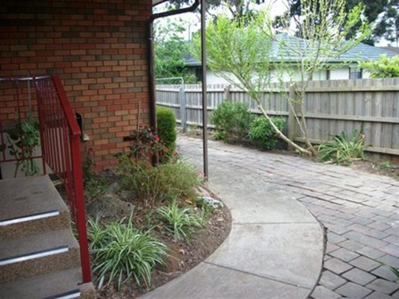 8/11-15 Redhill Avenue, Burwood East VIC 3151