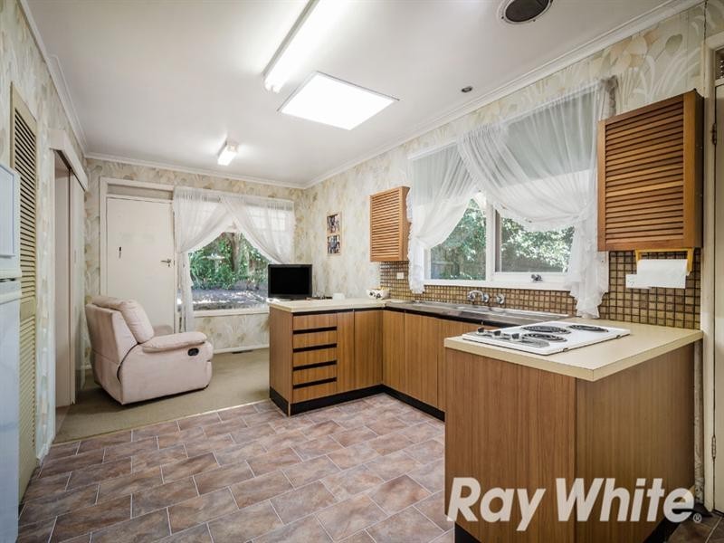 24 Thornhill Drive, Forest Hill VIC 3131