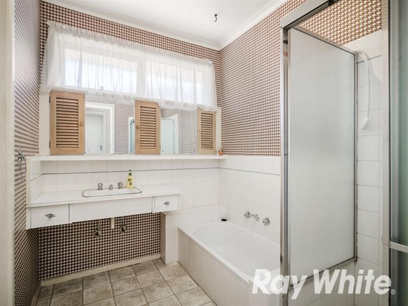 24 Thornhill Drive, Forest Hill VIC 3131