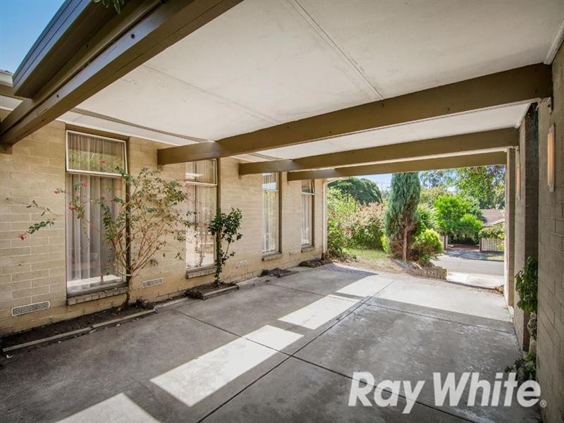 24 Thornhill Drive, Forest Hill VIC 3131