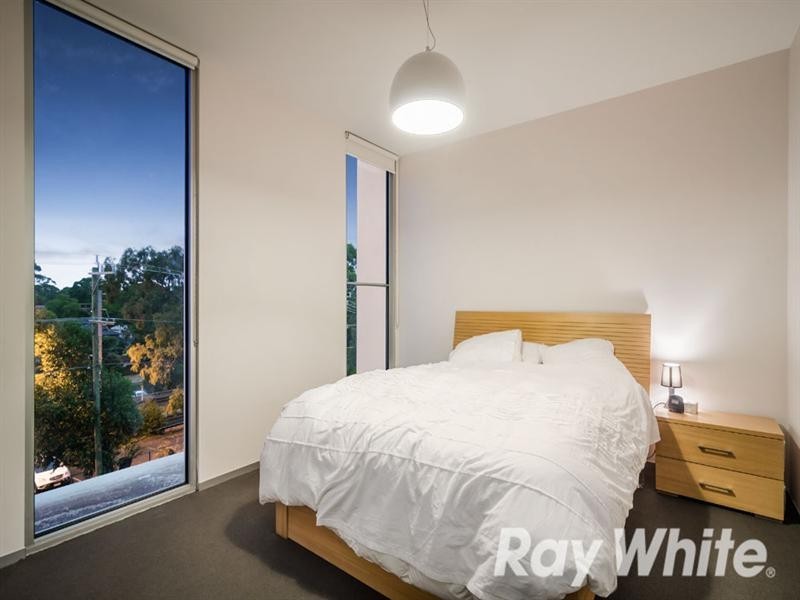 8/15-17 Railway Road, Blackburn VIC 3130
