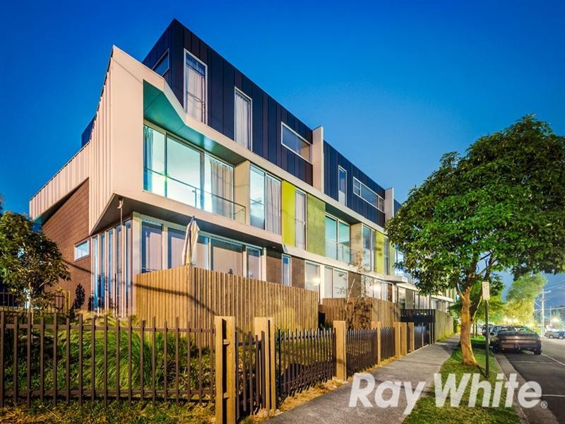 8/15-17 Railway Road, Blackburn VIC 3130