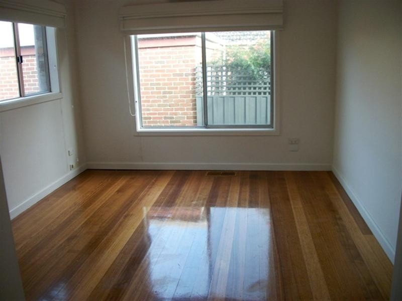 16 Pakenham Street, Blackburn VIC 3130