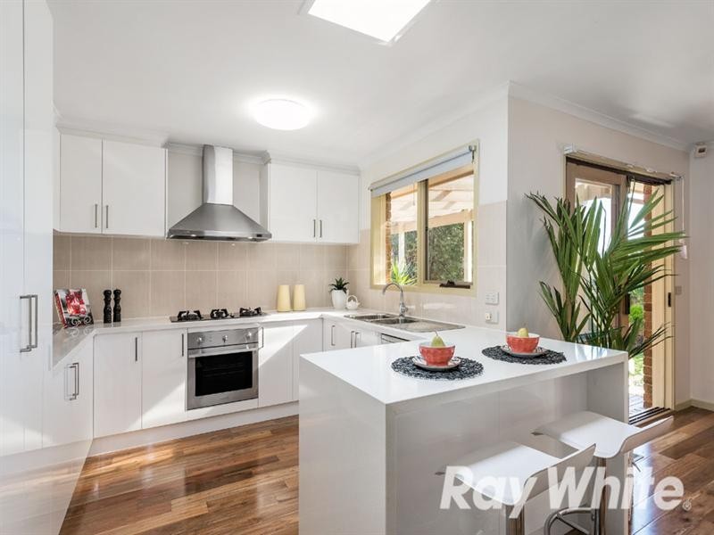 9 Radiant Crescent, Forest Hill VIC 3131