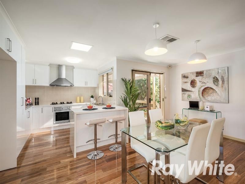 9 Radiant Crescent, Forest Hill VIC 3131