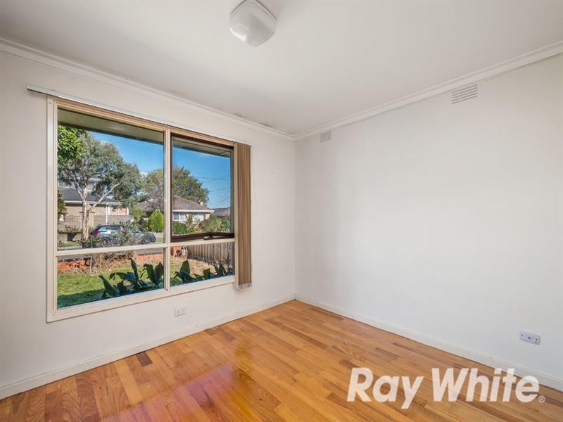 40 Hilltop Crescent, Burwood East VIC 3151