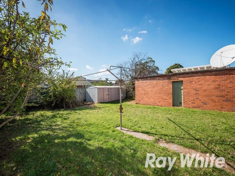 40 Hilltop Crescent, Burwood East VIC 3151