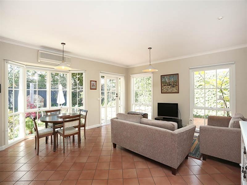 33 Sheehans Road, Blackburn VIC 3130