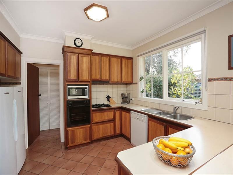 33 Sheehans Road, Blackburn VIC 3130