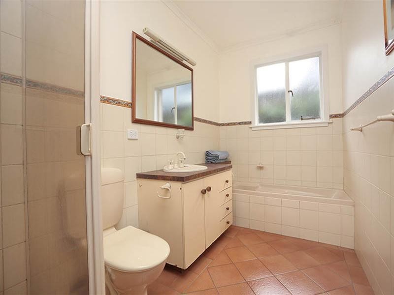 33 Sheehans Road, Blackburn VIC 3130