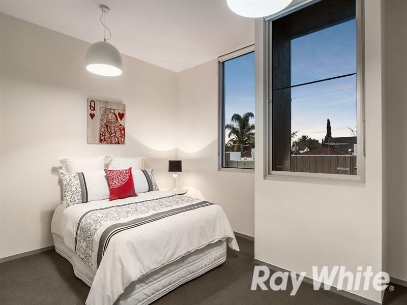 9/15-17 Railway Road, Blackburn VIC 3130