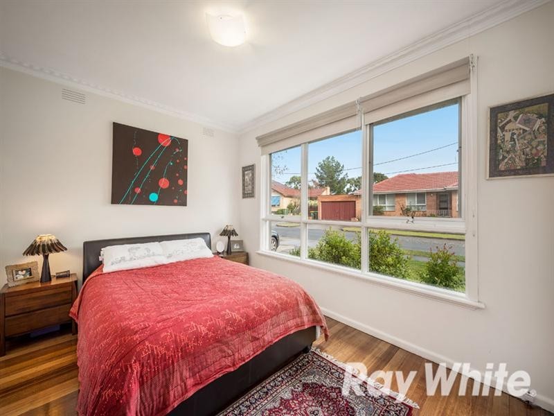 1 Winston Court, Blackburn South VIC 3130