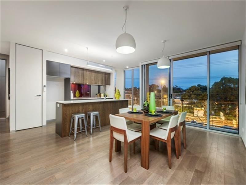 9/15-17 Railway Road, Blackburn VIC 3130