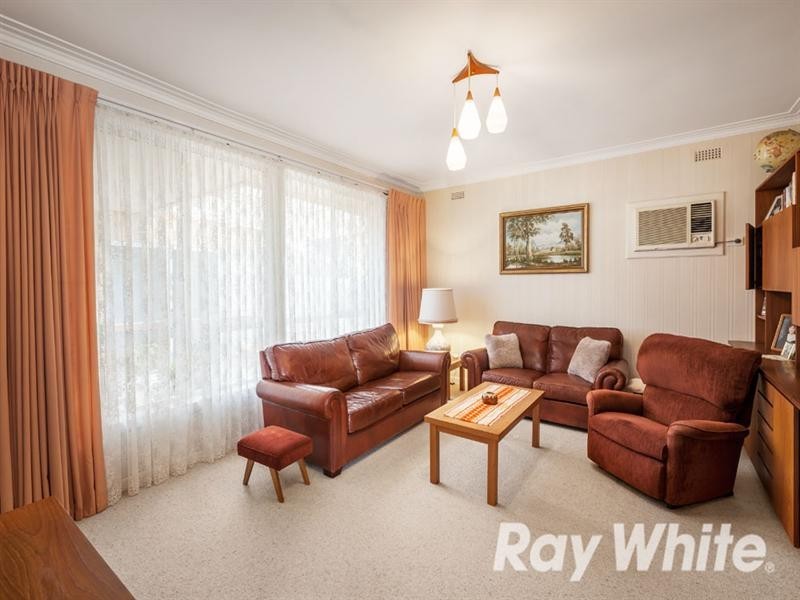 8 Caroline Crescent, Blackburn North VIC 3130