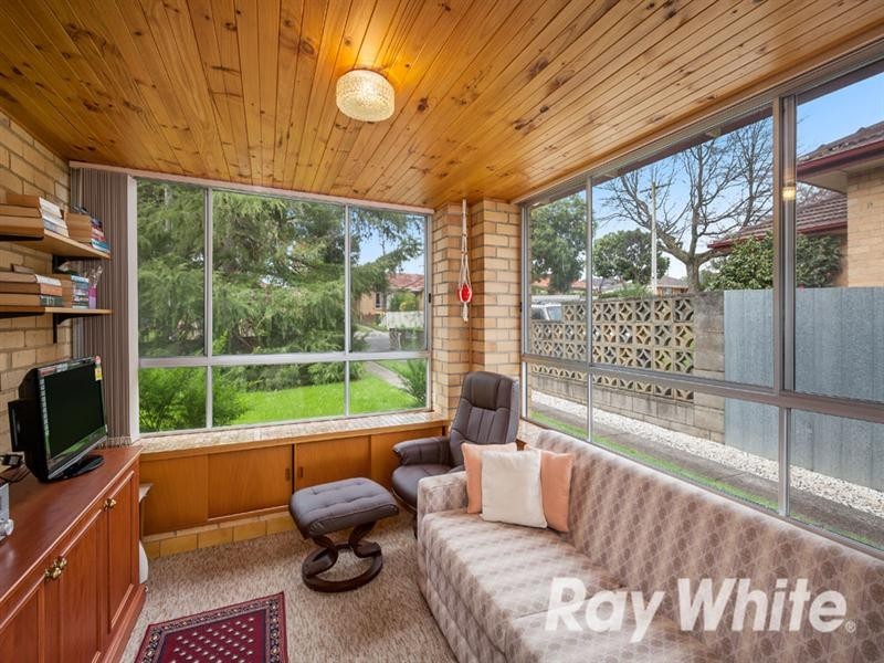 8 Caroline Crescent, Blackburn North VIC 3130