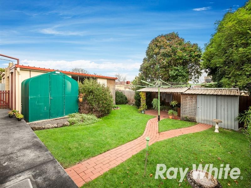 8 Caroline Crescent, Blackburn North VIC 3130
