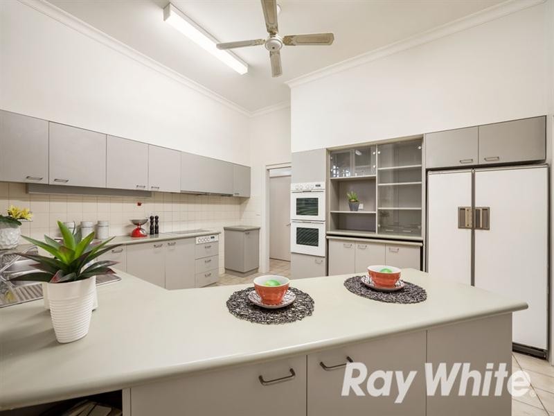 8 Nioka Court, Park Orchards VIC 3114