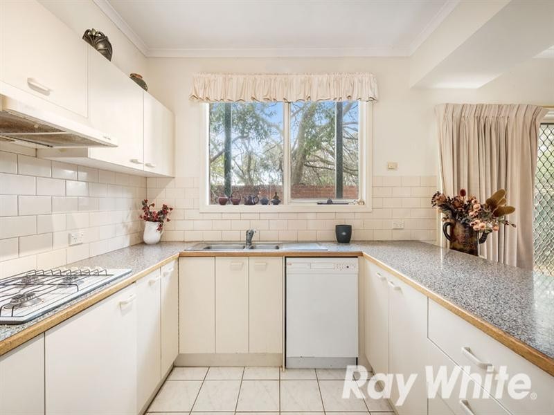 33 Bright Place, Blackburn South VIC 3130
