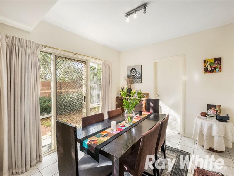 33 Bright Place, Blackburn South VIC 3130