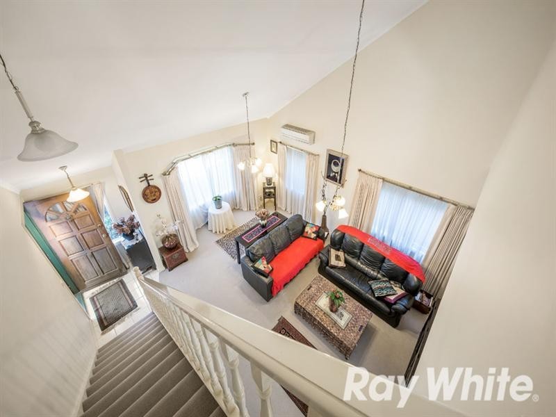 33 Bright Place, Blackburn South VIC 3130
