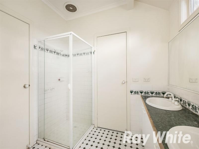 33 Bright Place, Blackburn South VIC 3130