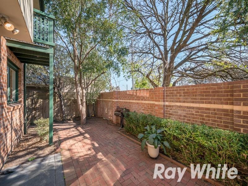 33 Bright Place, Blackburn South VIC 3130