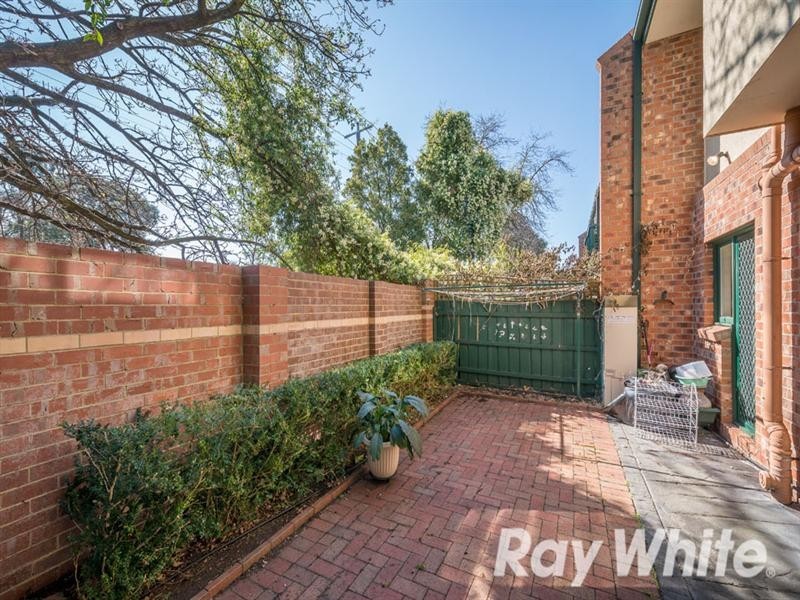 33 Bright Place, Blackburn South VIC 3130