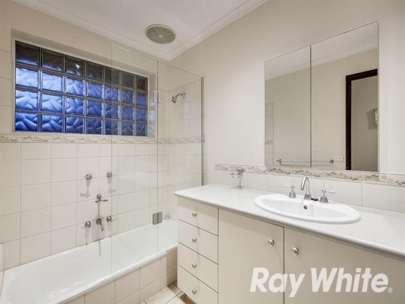 10 Kidderminster Drive, Wantirna VIC 3152