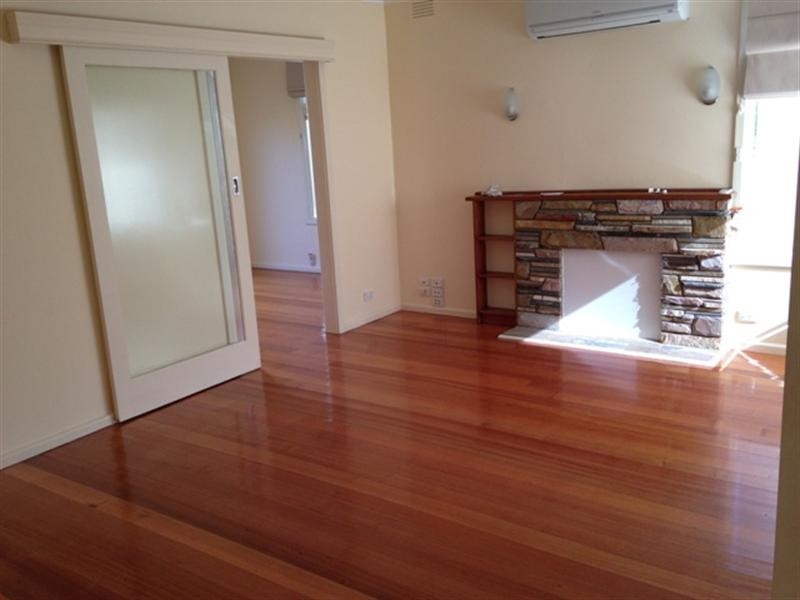 18 Robyn Drive, Nunawading VIC 3131