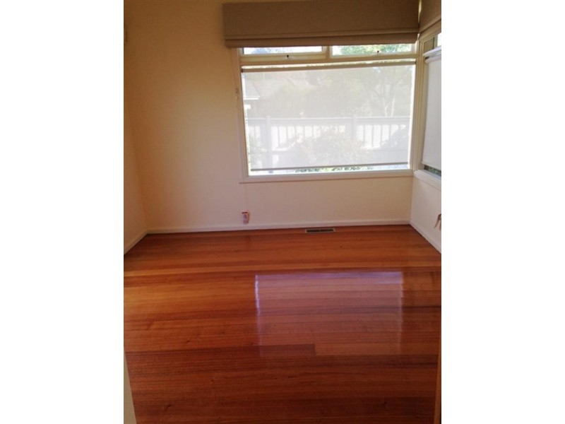 18 Robyn Drive, Nunawading VIC 3131