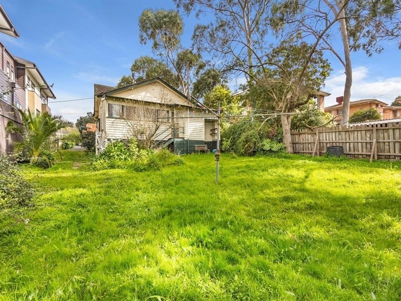 15 Station Street, Blackburn VIC 3130