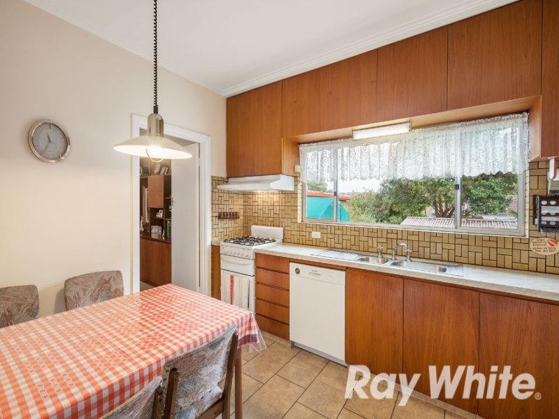 8 Caroline Crescent, Blackburn North VIC 3130