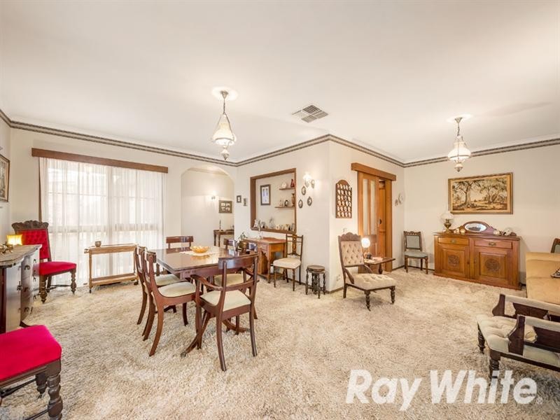 5 Explorers Court, Vermont South VIC 3133