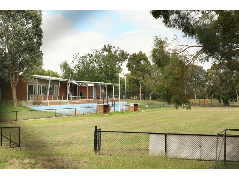 18 Quentin Street, Forest Hill VIC 3131