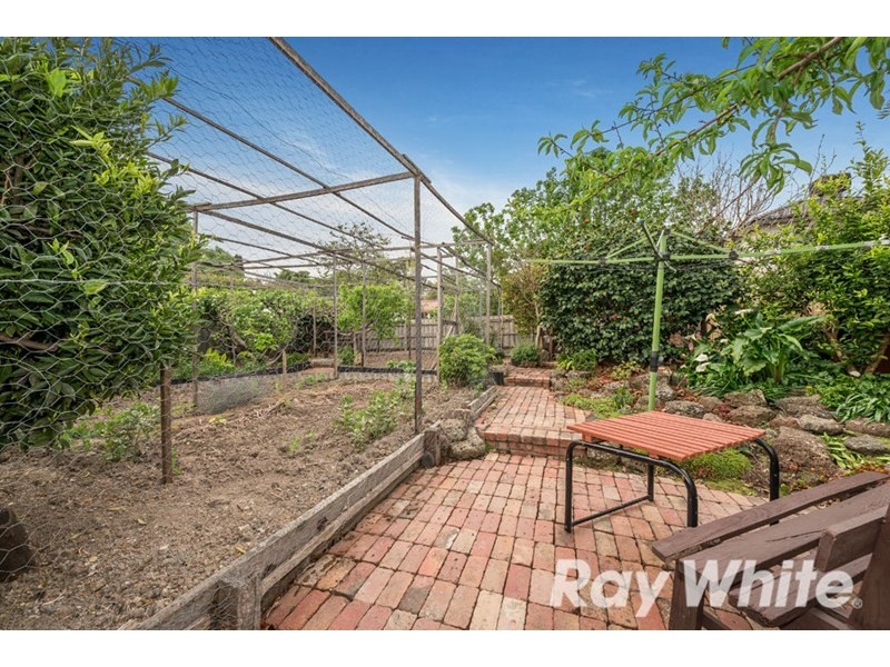 2/15 Begonia Street, Box Hill South VIC 3128