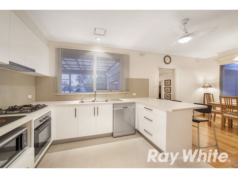 24 Kulnine Avenue, Mitcham VIC 3132