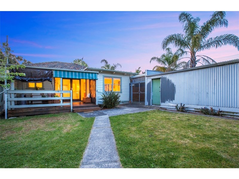 121 Surrey Road, Blackburn VIC 3130