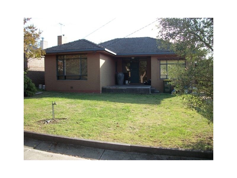 8 Majtilis Street, Blackburn North VIC 3130