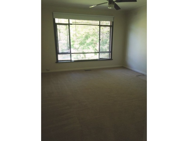 8 Majtilis Street, Blackburn North VIC 3130